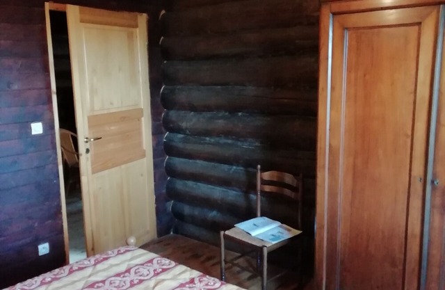 Charming Chalet with Swimming Pool in Quend