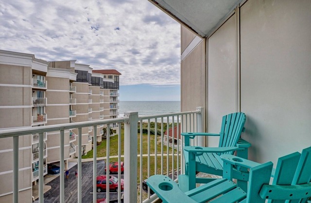 Charming Condo With Endless Views of the Atlantic!
