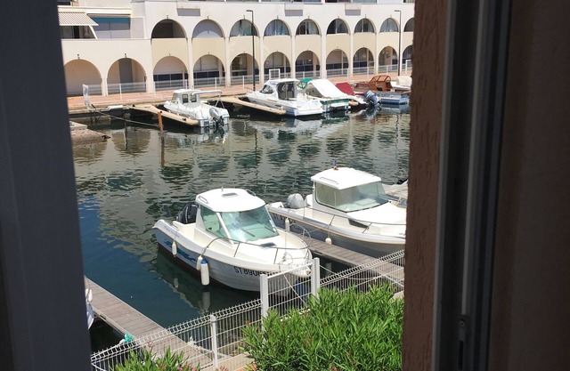 Charming, colourful and functional T2 apartment 200m from the beach free, enclosed parking