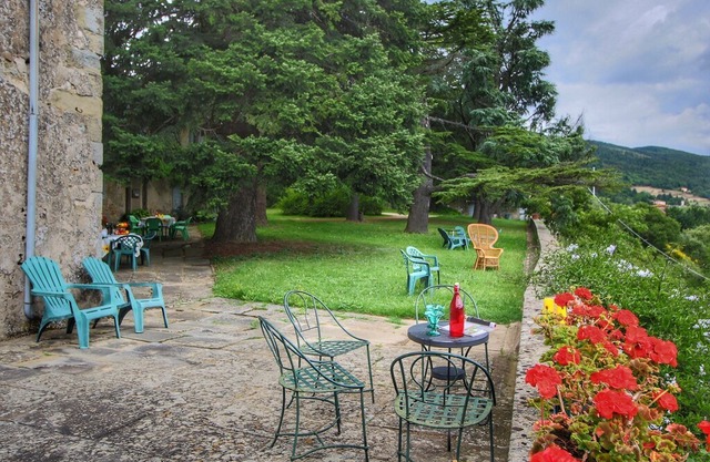 Charming cottage in a wing of an old vineyard on an estate
