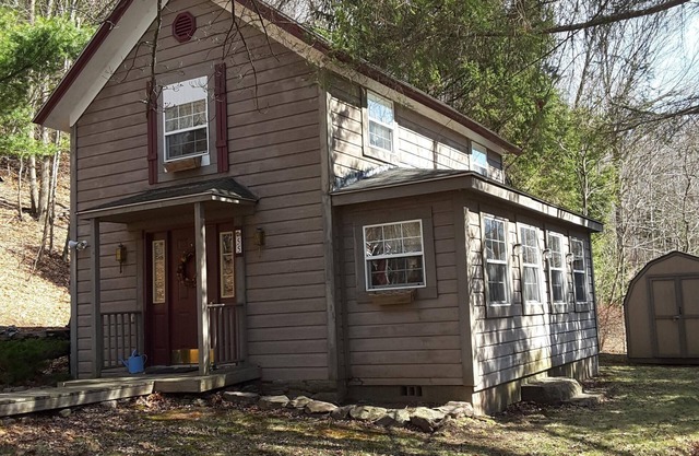 Charming Cottage In The Catskills. Ski, Golf, Hike, Bike And More.