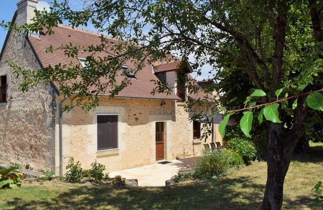 Charming cottage in Touraine with garden and Wifi