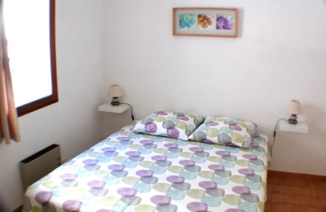 Charming cottage - private terrace overlooking the large wooded park