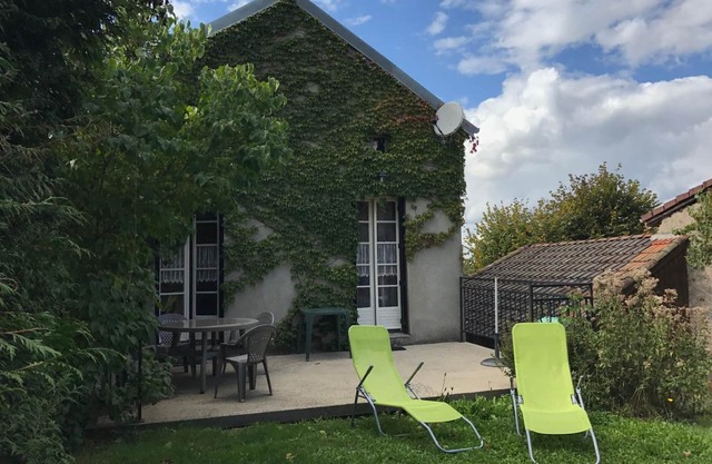 Charming Cottage with Garden, Near Skiing and Outdoor Activities