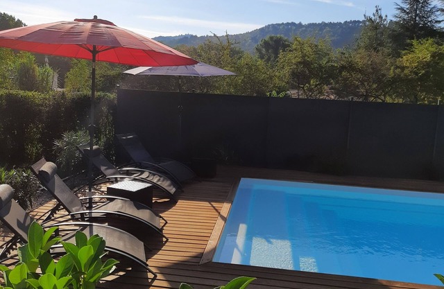 Charming cottage with large pool, garden & views of Pyrénées, near Carcassonne