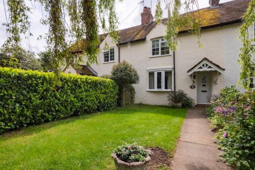 Charming country cottage in quiet rural setting