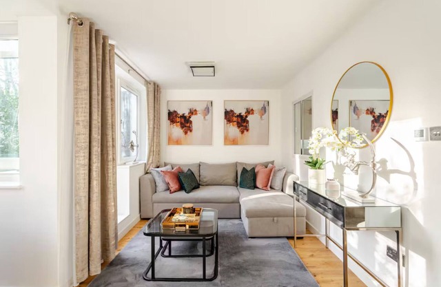 Charming Designer 3 Bed Apartment 2 By Landmark Hotel