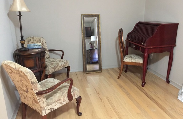 Charming Downtown Hammond Apartment