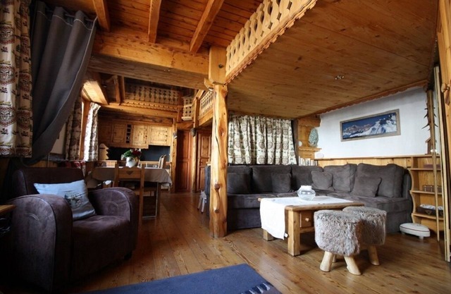 Charming duplex apartment in the center of Val d'Isère