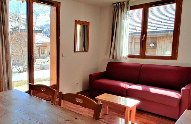 Charming Duplex Chalet in Le Hameau du Puy, Sleeps 6, Near Slopes, with Pool Access