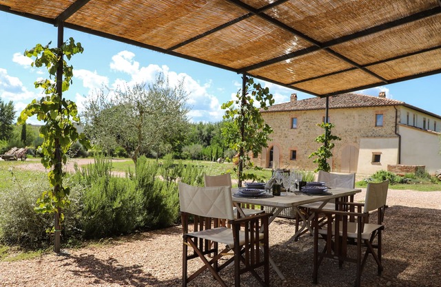 Charming farmhouse, between Todi Perugia and Lake Trasimeno