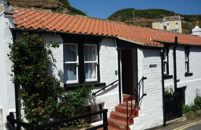 Charming Fishermans cottage in the old village of Staithes, with patio garden