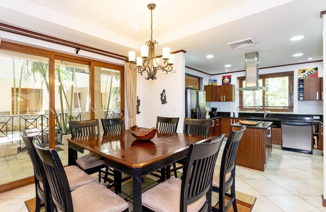Charming Floor Level 3 Bedroom Condo - Beach Front! Sol y Mar 4C