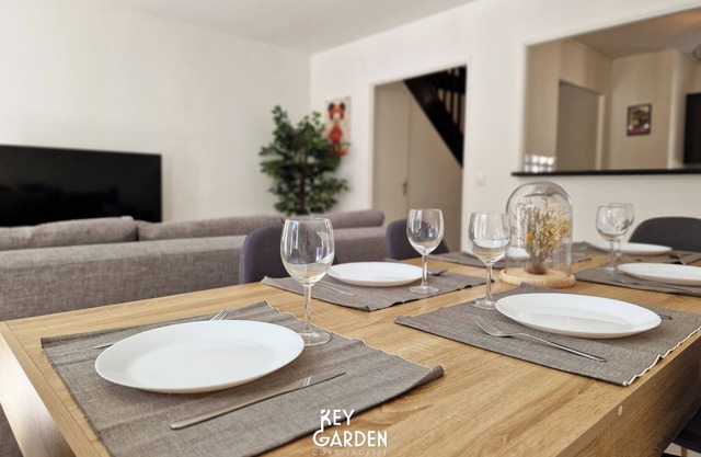 Charming house for 10 near Disneyland Paris and Val d’Europe.