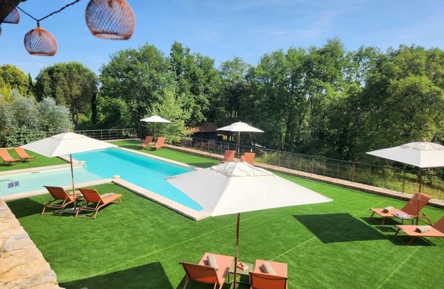 Charming 2BR Gîte | Heated Pool & Terrace | Near Sarlat & Dordogne River