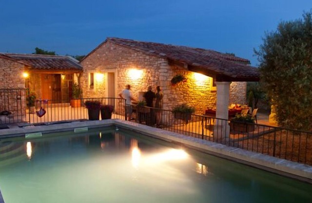 Charming stone house with 3 bedrooms, 3 bathrooms and a private pool.