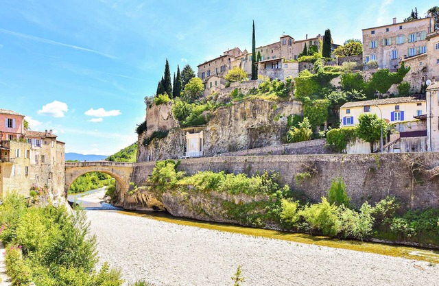 Charming cottage, centrally located in the village of Bédoin.