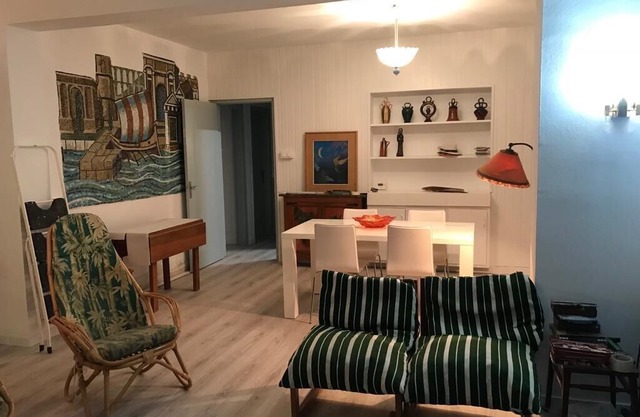 Charming ground floor 200 meters from the beach, very comfortable for families.