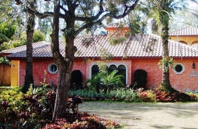 Charming Guest House in Plantation