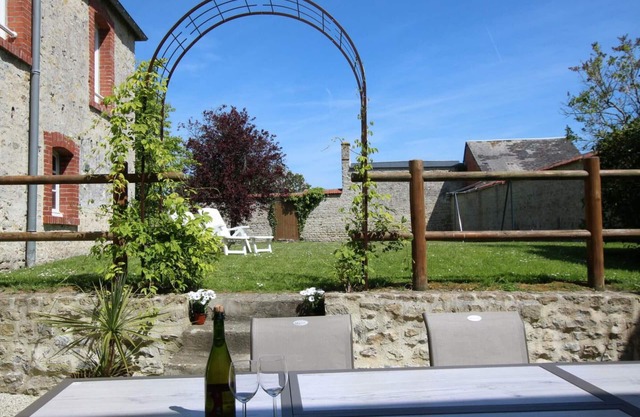 Charming Home with Garden, Close to D-Day Sites & Seafood Delights