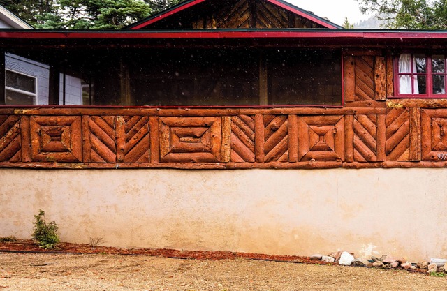 Charming, Historical Cabin in Cascade-Chipita Park