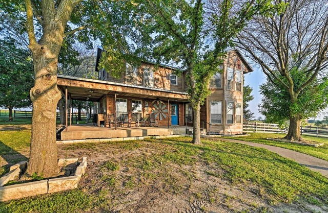 Charming Hamilton Farmhouse with Country Views!
