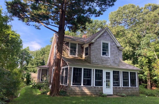 Charming Hamptons home, near beaches and vineyards