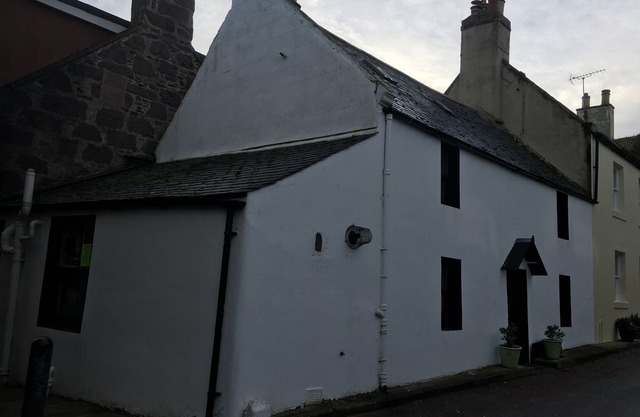 CHARMING HARBOUR SIDE COTTAGE AT THE FOOT OF DUNNOTTER CASTLE
