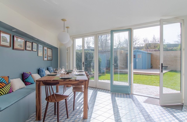 CHARMING HOUSE ALL COMFORT, GARDEN and terrace, SOUTH FACING 300m from the BEACH