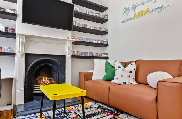 Charming Inner-City Retreat in Trendy Surry Hills