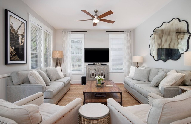 Charming Lakefront Cottage w/ TWO Golf Carts! Near Tropical Pool, Beach Tram.
