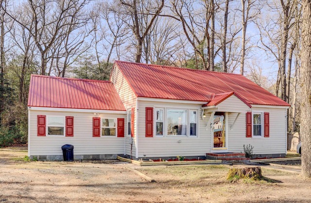 Charming Laurel Home w/Gazebo & Fireplace!