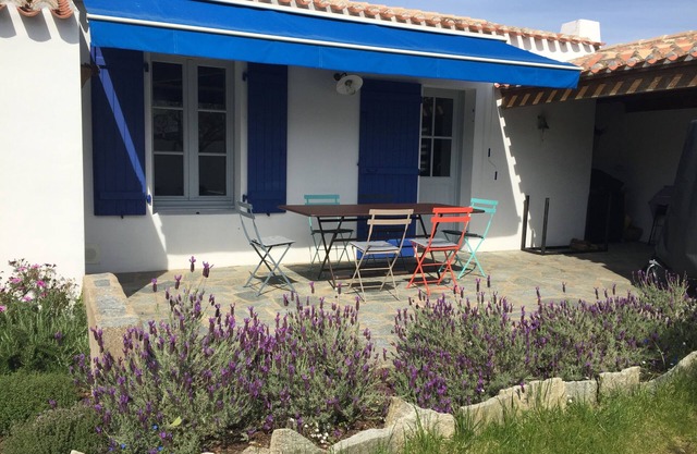 Charming little house for rent, peaceful neighborhood near the harbour