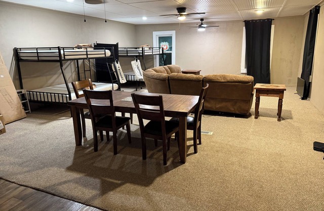 Charming Lodge in Bryson Tx with AC