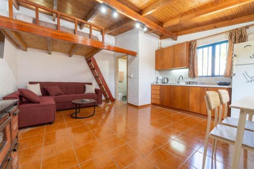 Charming Loft with Lovely Yard