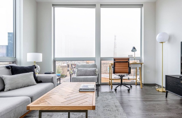 Charming Logan Square 2BR w/Gym, Roof Deck, 1 block to L, by Blueground