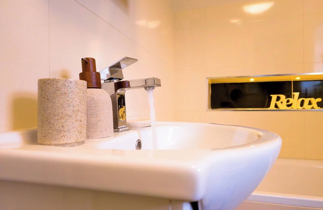 Charming London Home, Opposite Arnos Grove Station, 20 mins to Central London