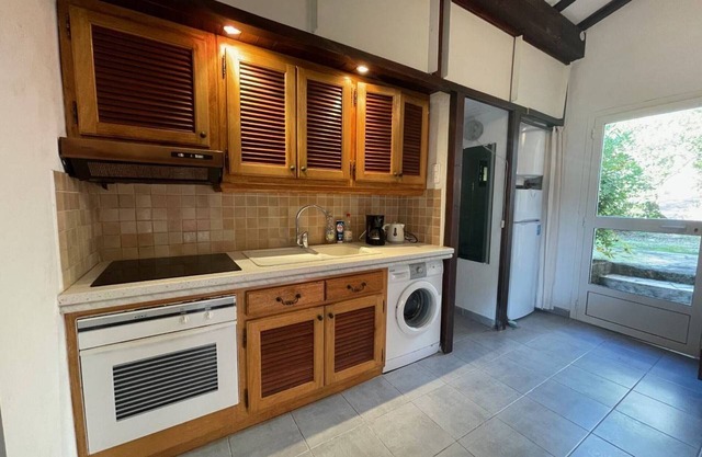 Charming Mini-Villa, 50m from Santa-Giulia Beach, Private Terrace, Sleeps 4