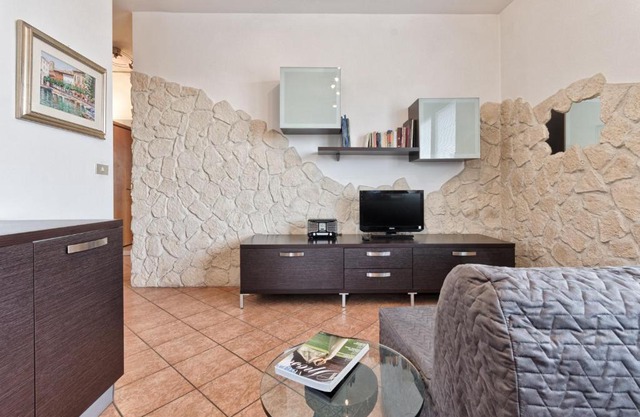 Charming MonteCucco Apartment