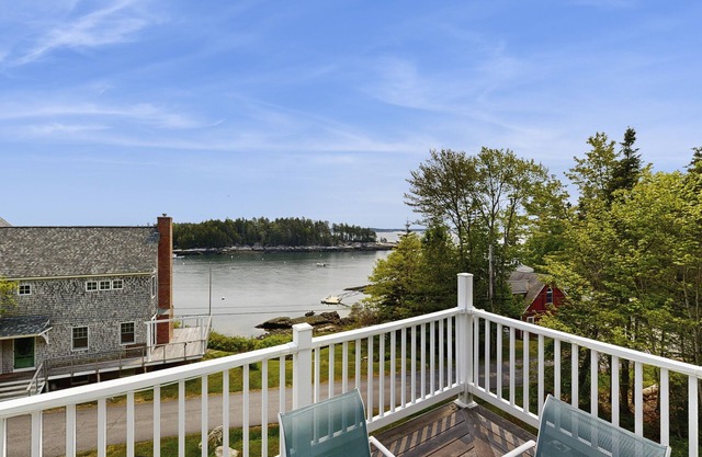 Charming Oceanfront House with Deck, Cozy Loft, and Direct Beach Access