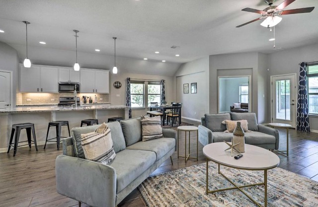 Charming Pflugerville Home about 25 Mi to Austin!