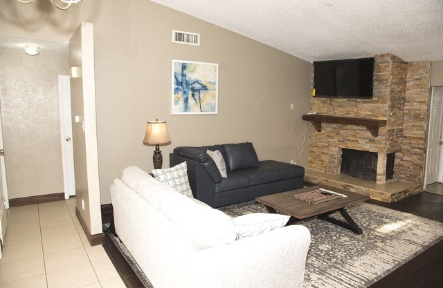 Charming Plano Hideaway 3Bedrooms 2Bathrooms with Cozy Vibes
