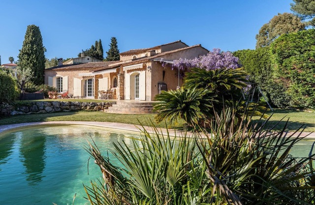 Charming provençal family house with swimming pool