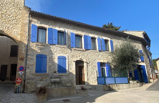 Charming Provencal house sleeps 6 (+ 4 optional)