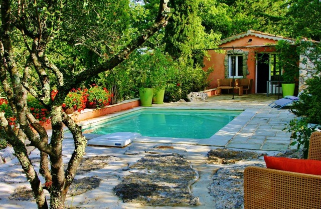 Charming self-catering cottage in Labeaume, private pool & private beach by the river