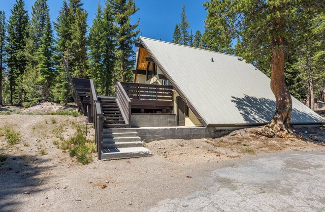Charming Ski in/Ski Out Steps to the Main Lodge - Chalet #18