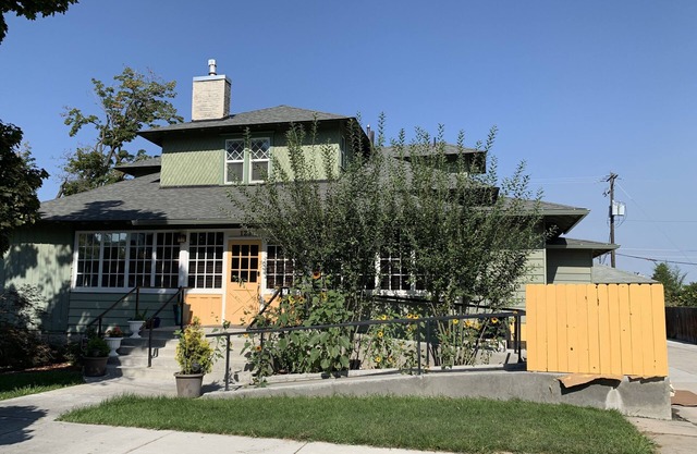 Charming, Spacious First Floor of Charming 1903 Home in Downtown Nampa