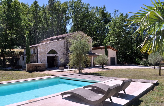 Charming stone house, 4 bedrooms, private pool without vis-à-vis