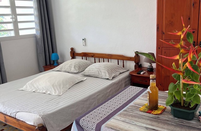 Charming studio Hibiscus 3, balcony, sea view, beaches 5 min away