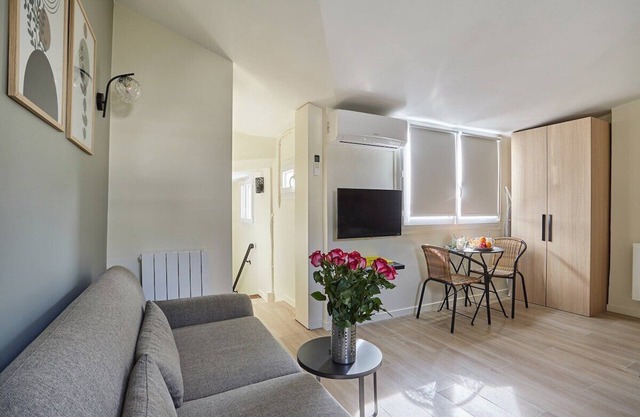 Charming Studio rooftops of Paris Center/Bourse